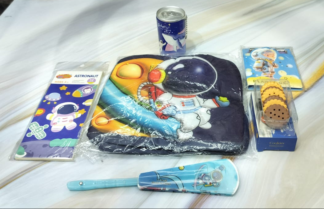 Space Dreamy Delight Hamper 🚀